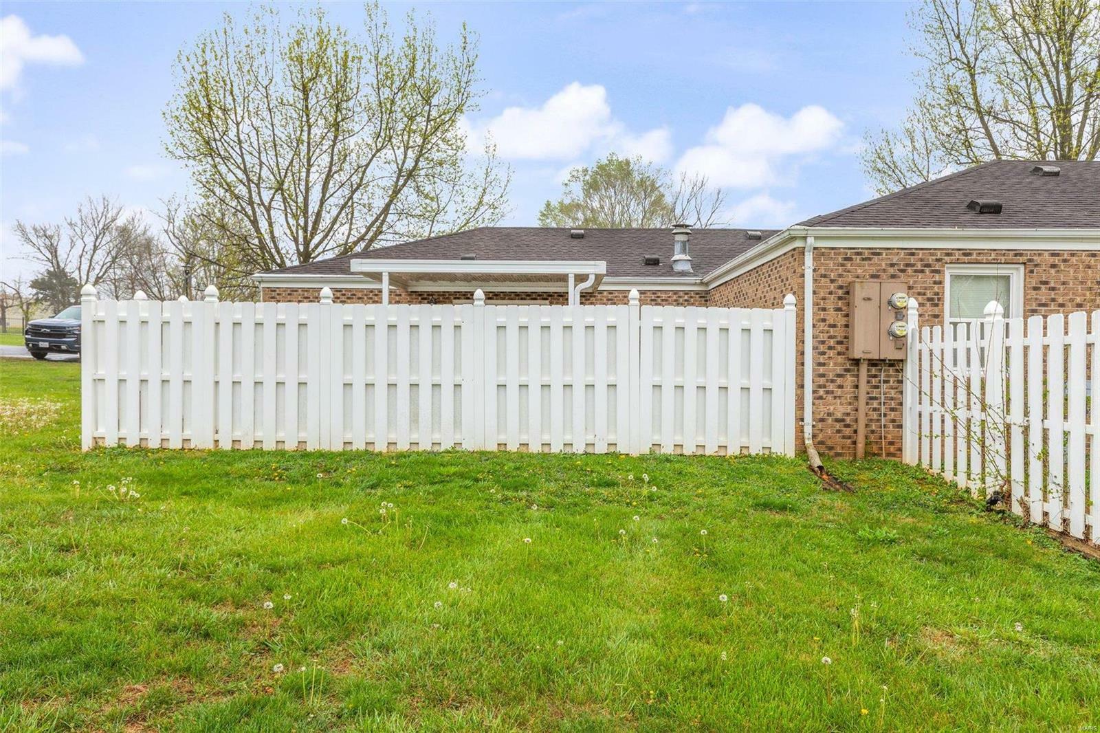 Property Photo: 1121 N Desloge (Honeysuckle Ln. M-2) Drive MO 63601