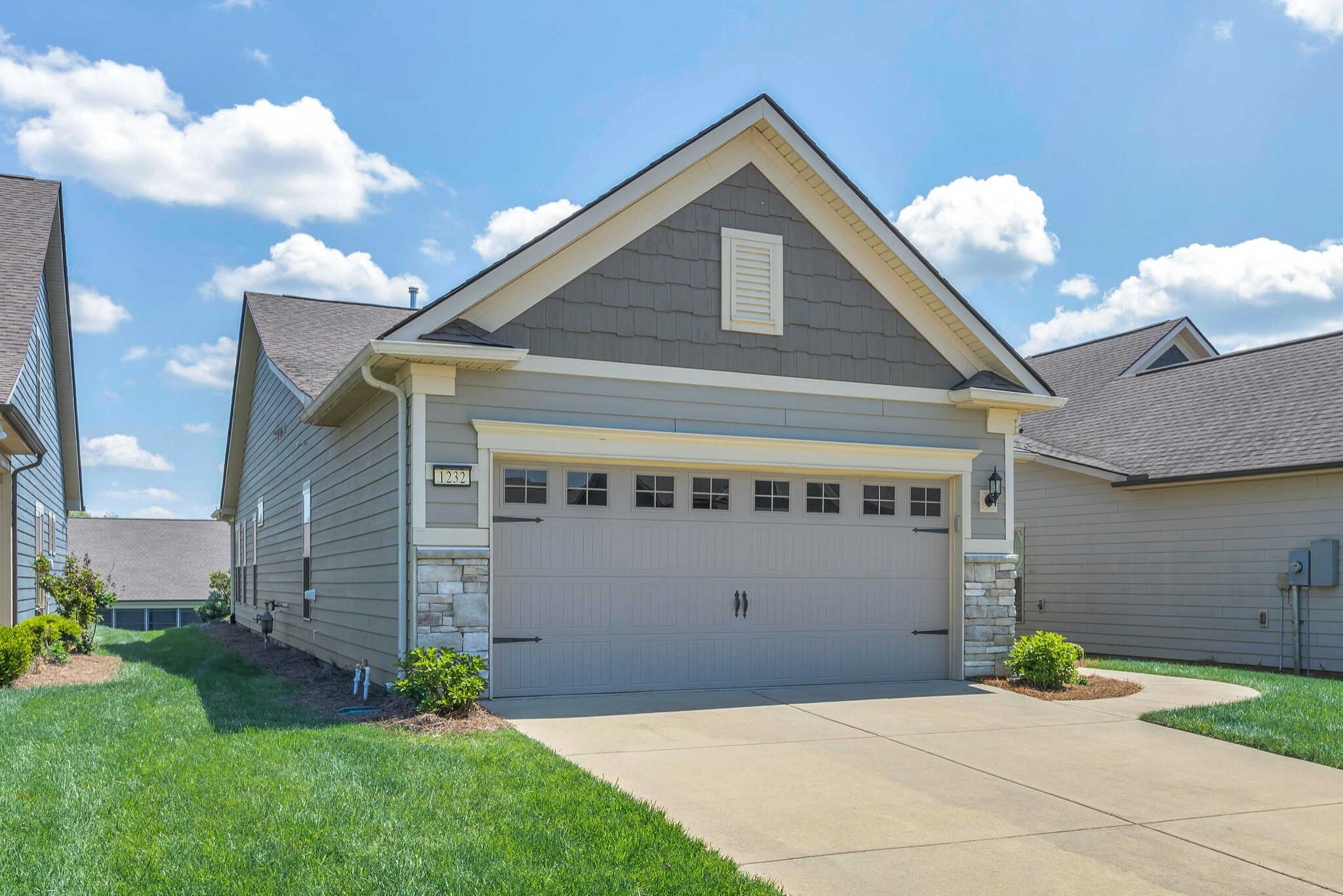 Property Photo: 1232 Del Webb Blvd TN 37174