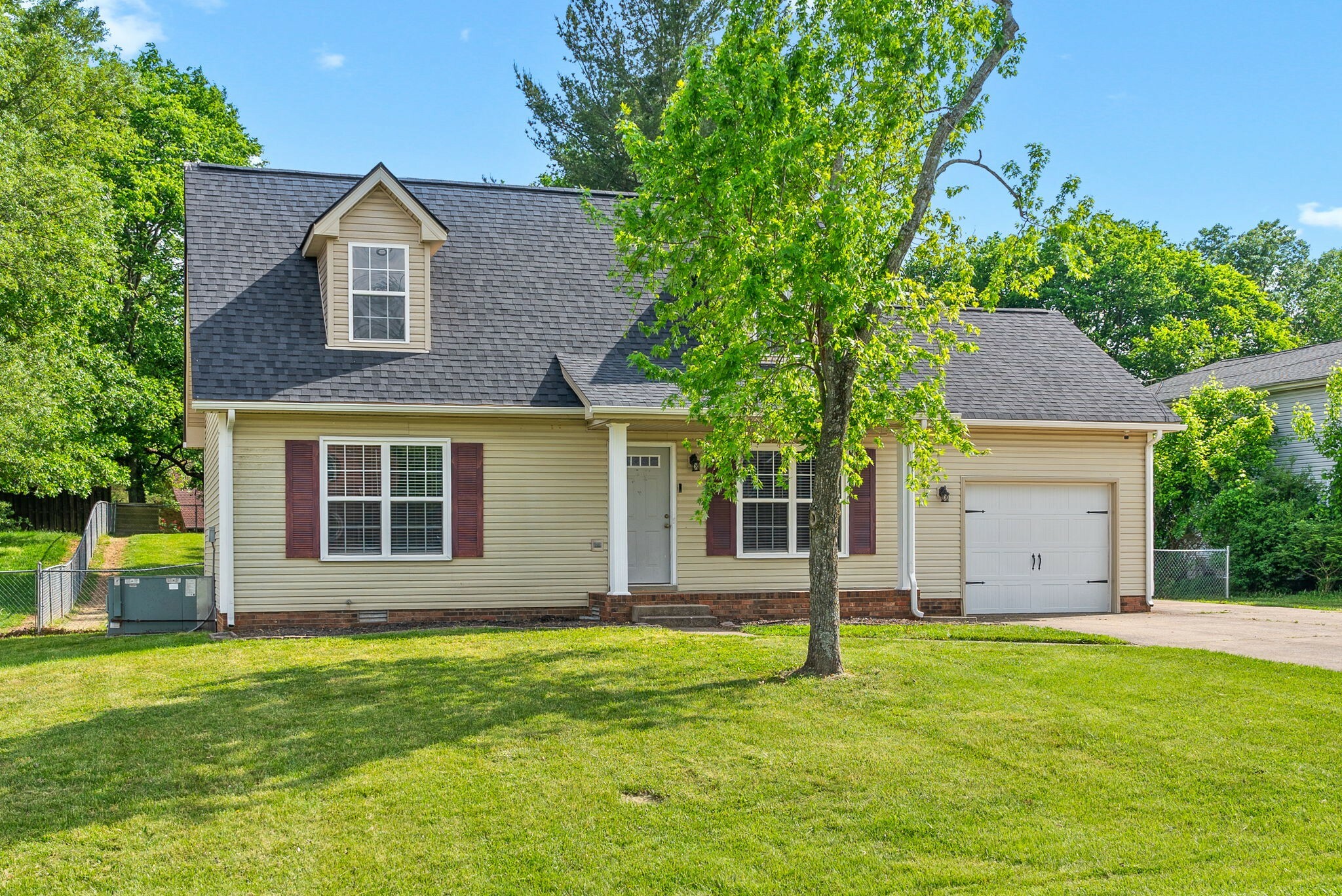 Property Photo:  1564 Barrett Dr  TN 37043 