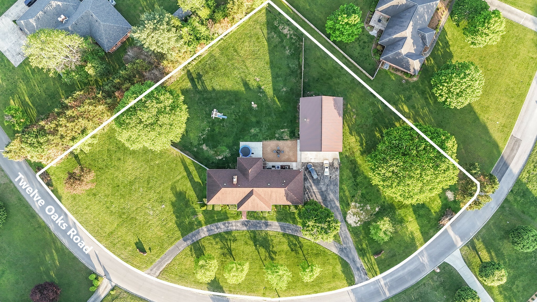 Property Photo: 902 Twelve Oaks Rd TN 37388