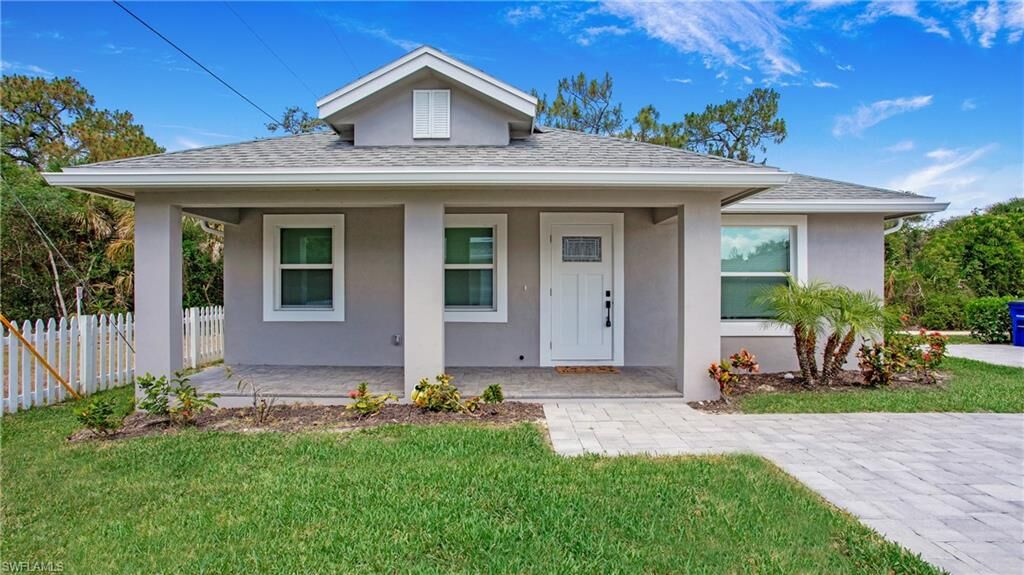 Property Photo: 27304 Dortch Ave 304 FL 34135