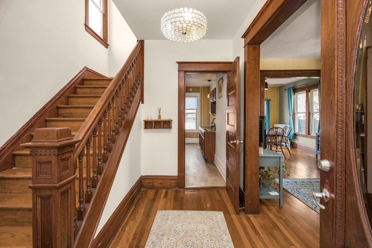 Property Photo: 925 Thomas Avenue MN 55104
