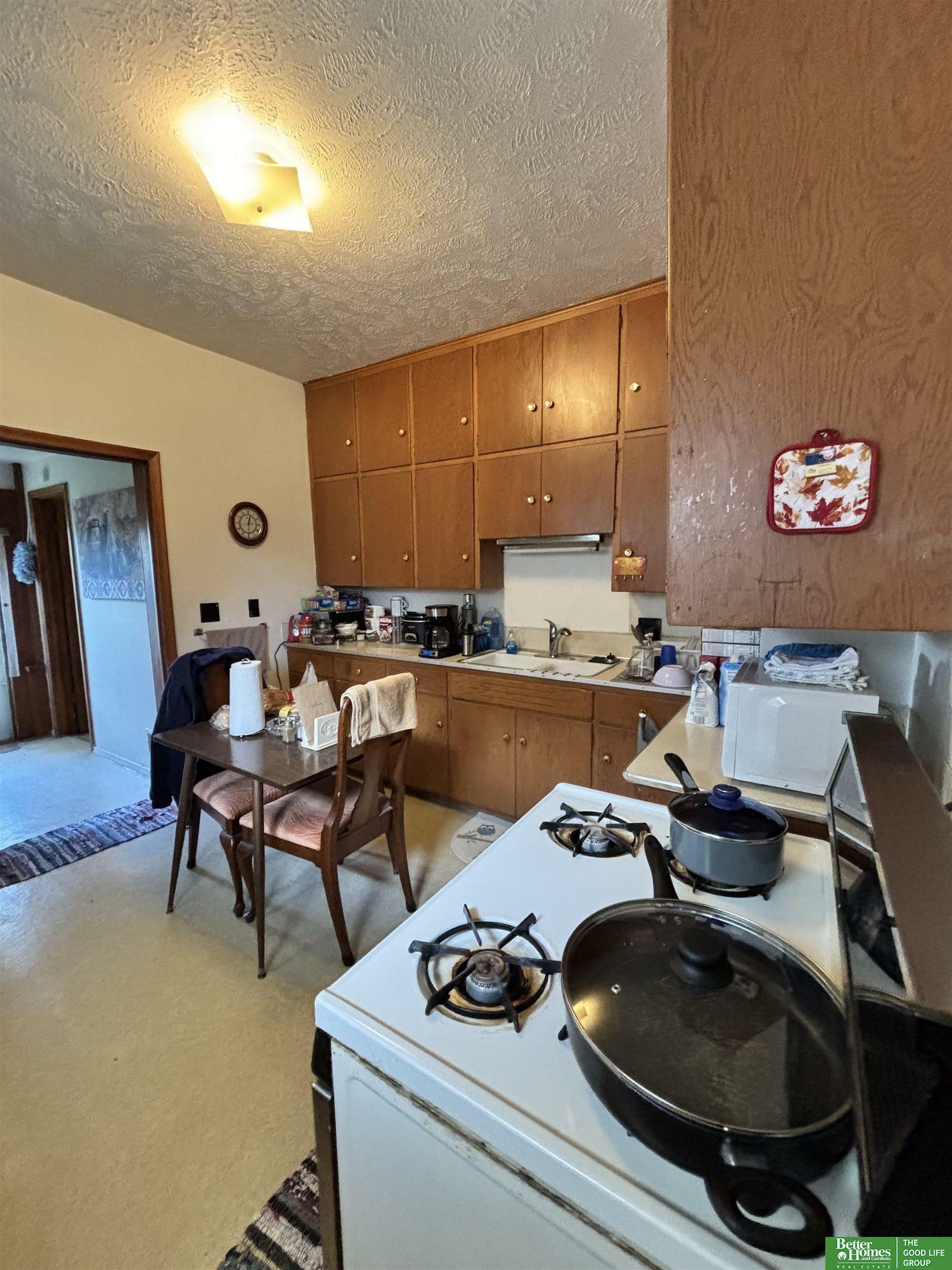 Property Photo: 1510 S 32 Avenue NE 68105