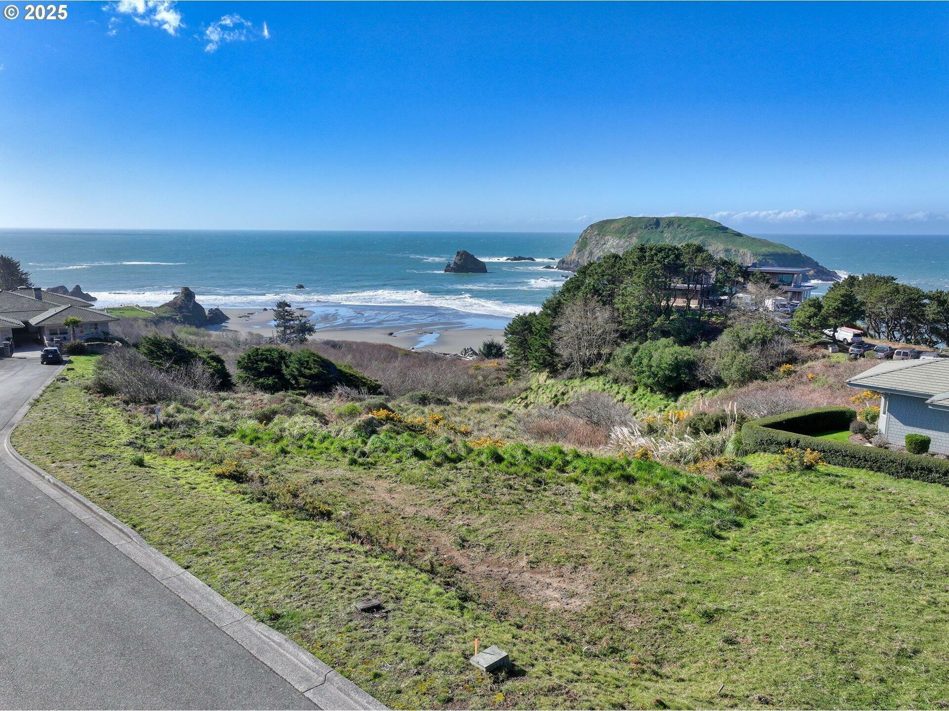 Property Photo: 17116 Pacific Heights Street OR 97415