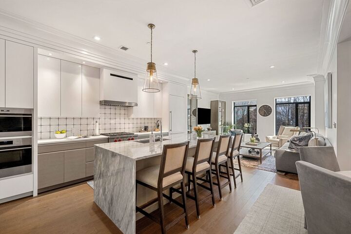 Property Photo:  45 Temple Street 405  MA 02114 