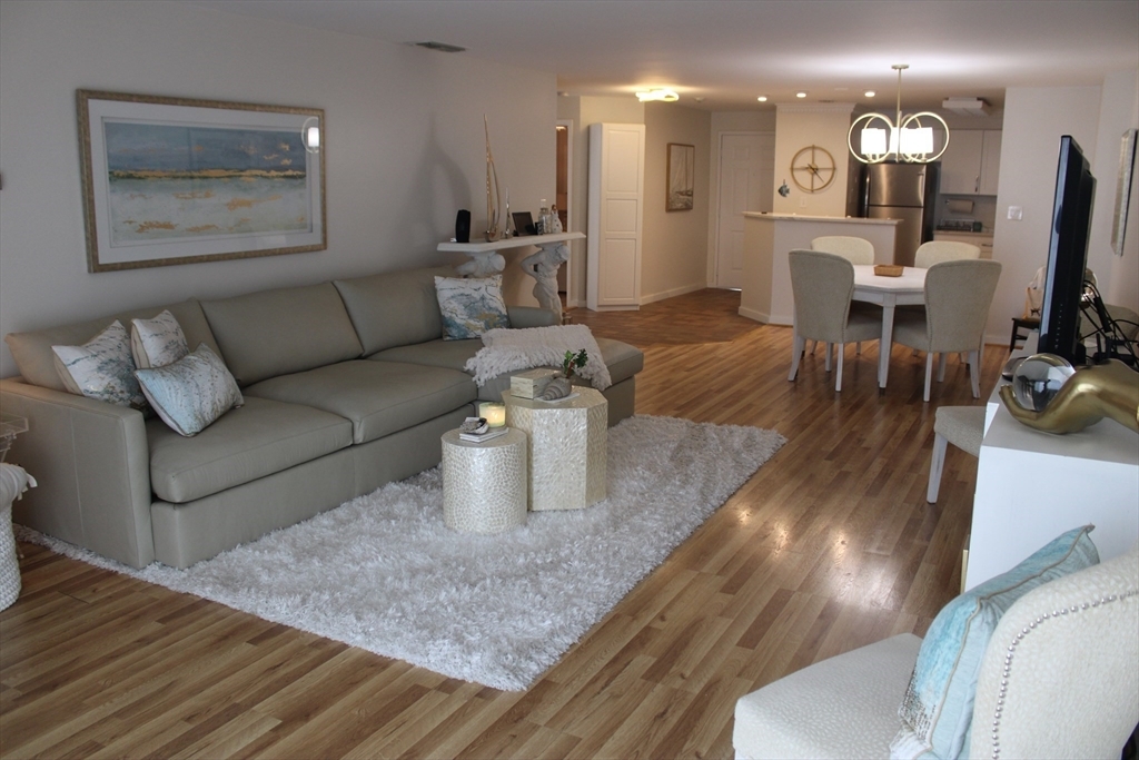 Property Photo:  150 Lynnway 105  MA 01902 