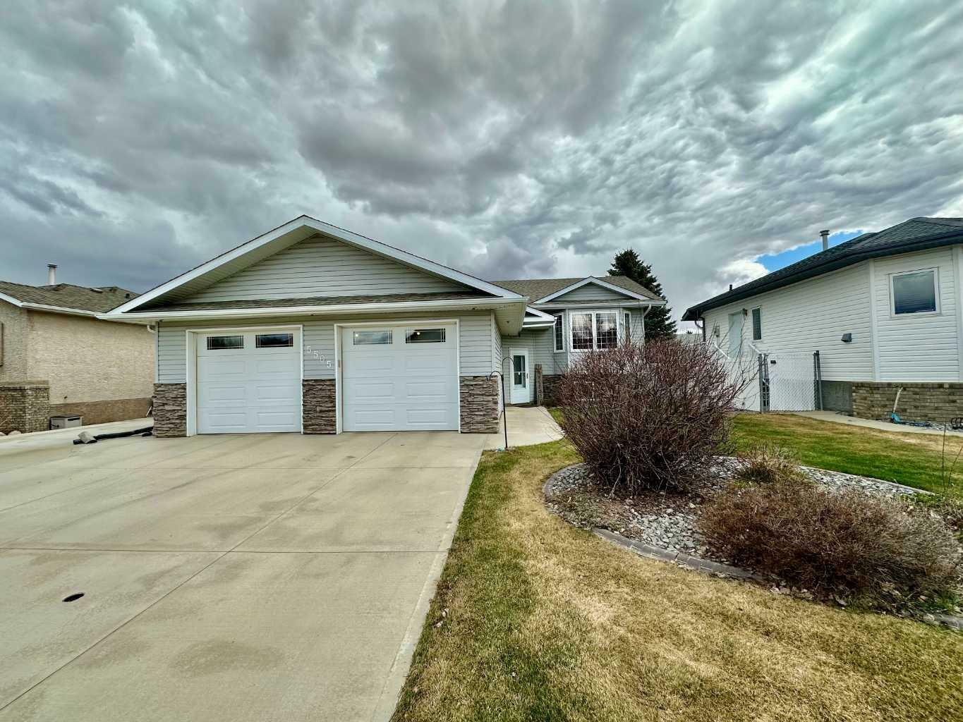 Property Photo: 5505 43A Street AB T0B 3S0