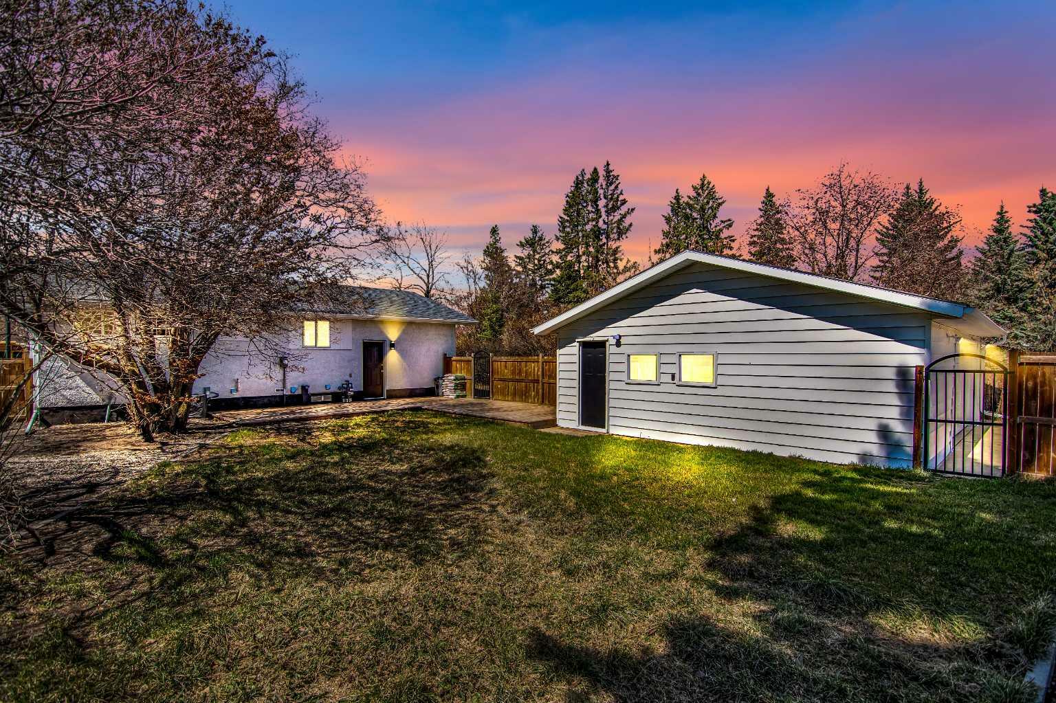Property Photo: 84 Sherwood Crescent AB T4N 0A6