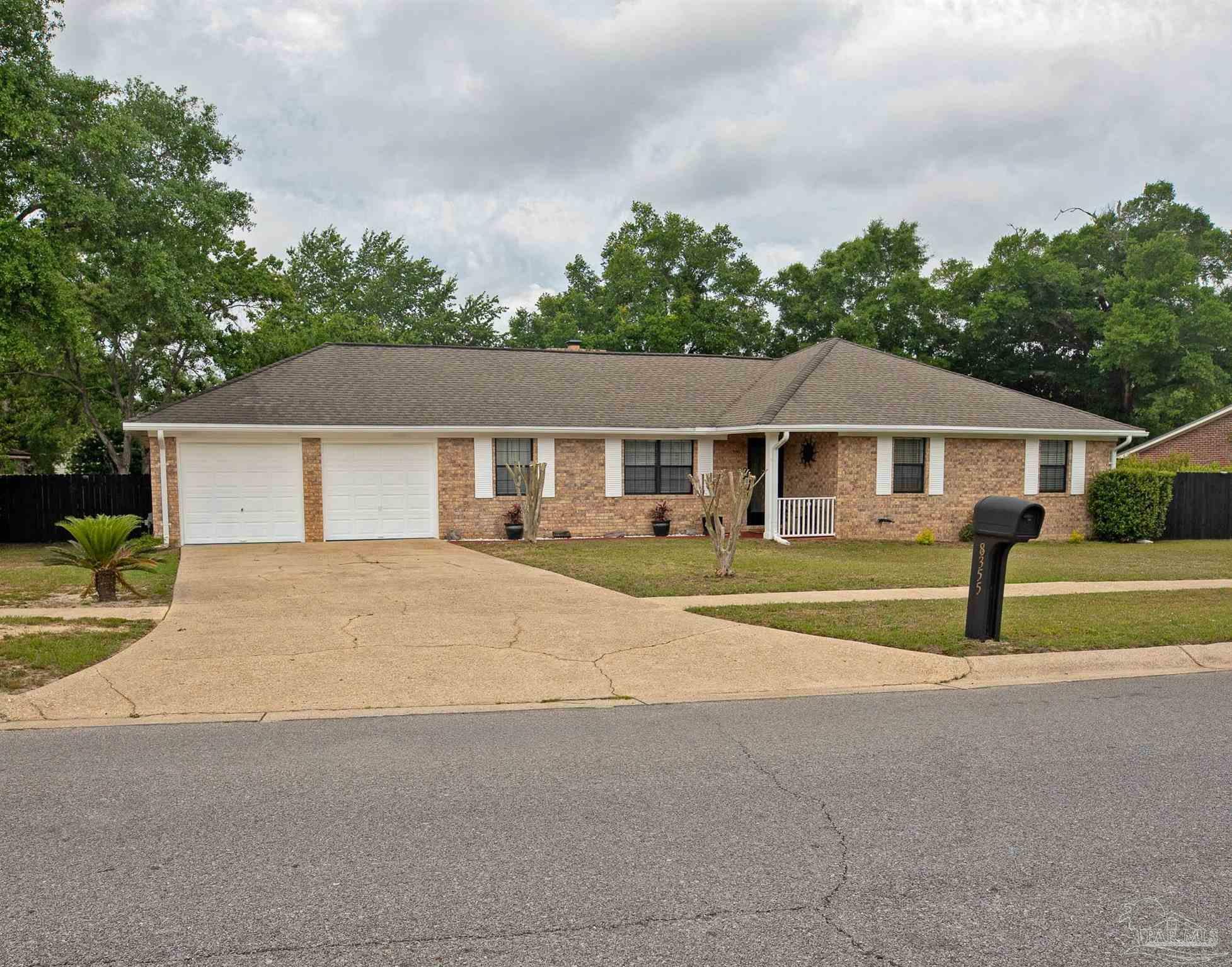 Property Photo: 8355 Strasburg Rd FL 32514