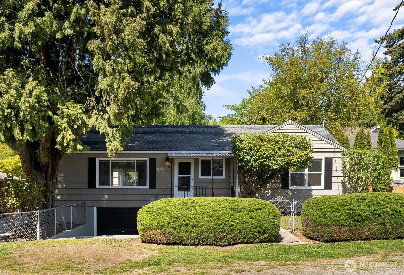 Property Photo: 3636 NE 120th Street WA 98125