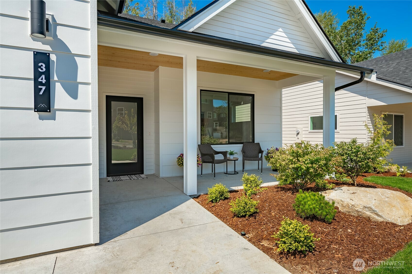 Property Photo: 709 E 5th Street WA 98276