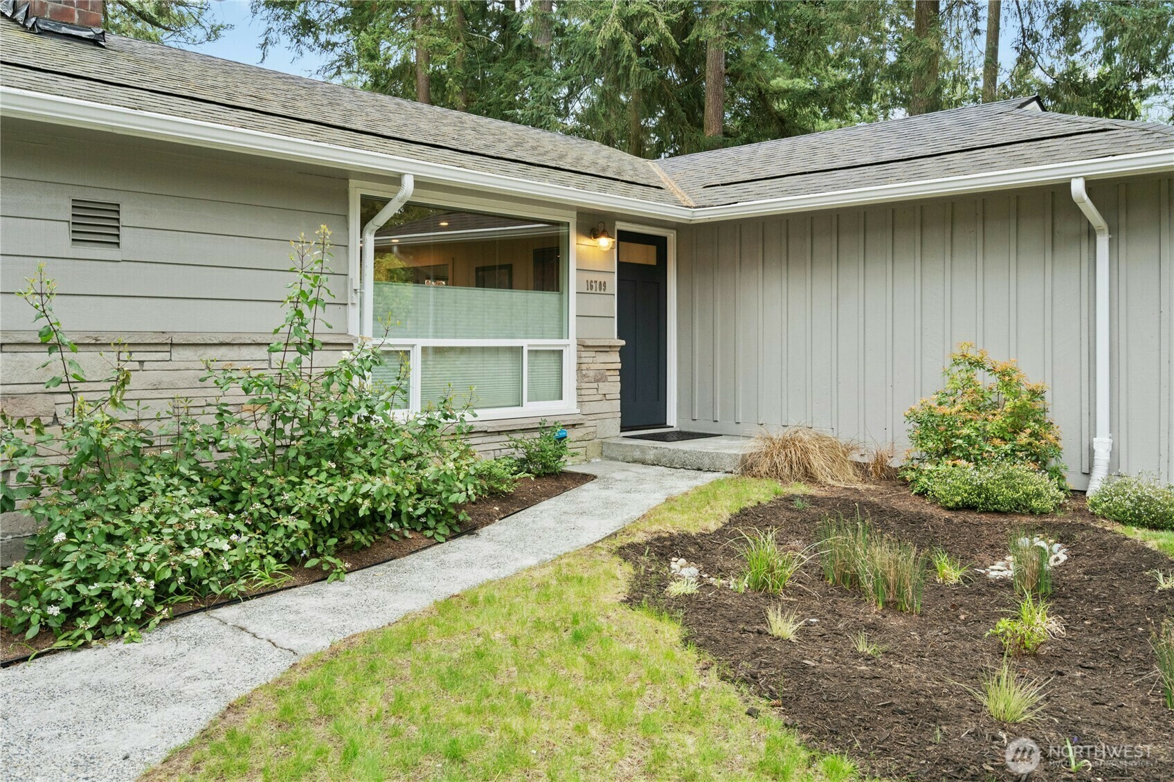 Property Photo: 16709 Fremont Avenue N WA 98133