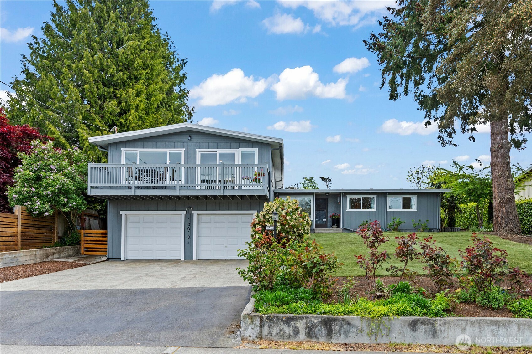 Property Photo: 18612 4th Avenue SW WA 98166