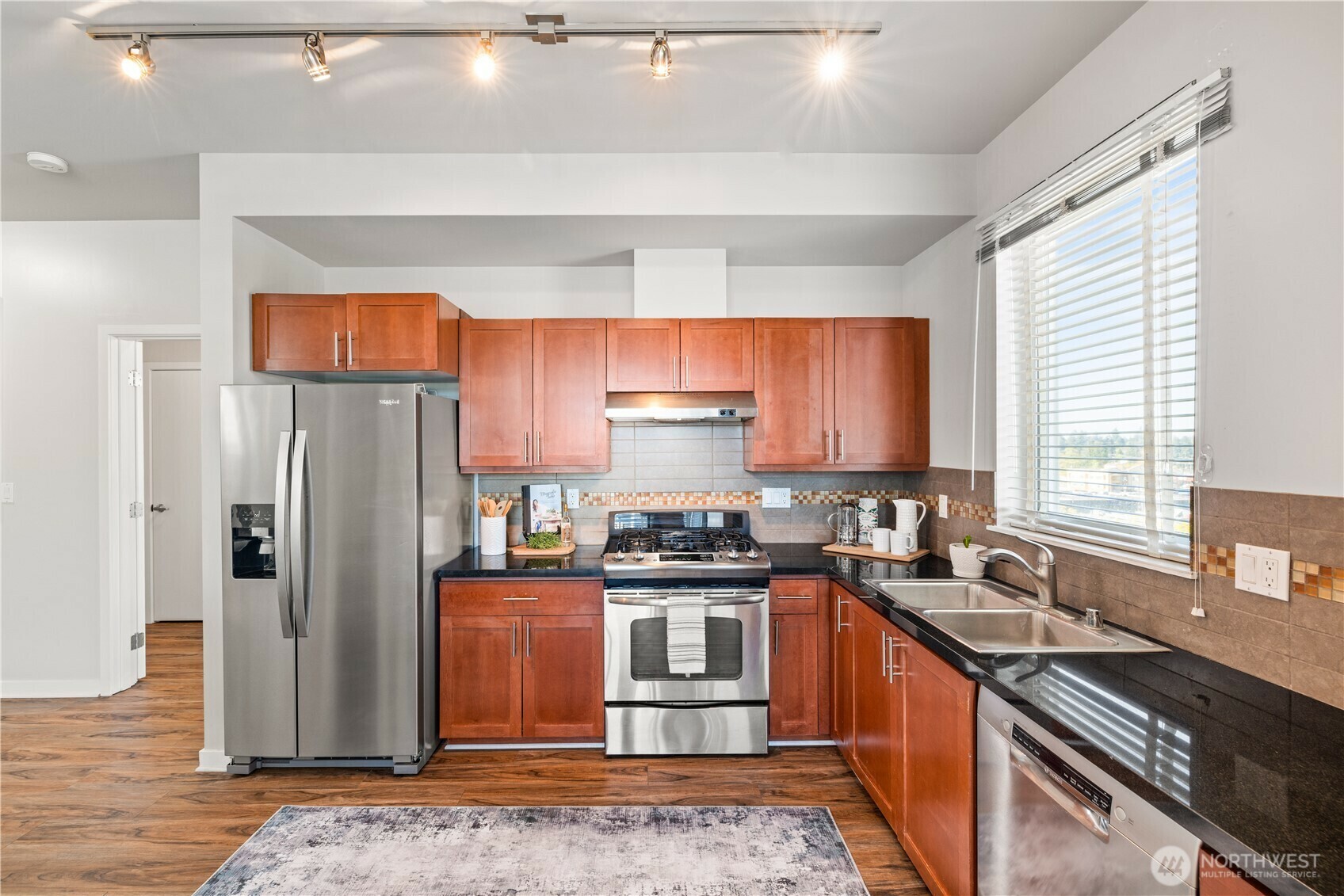 Property Photo: 15100 6th Avenue SW 728 WA 98166