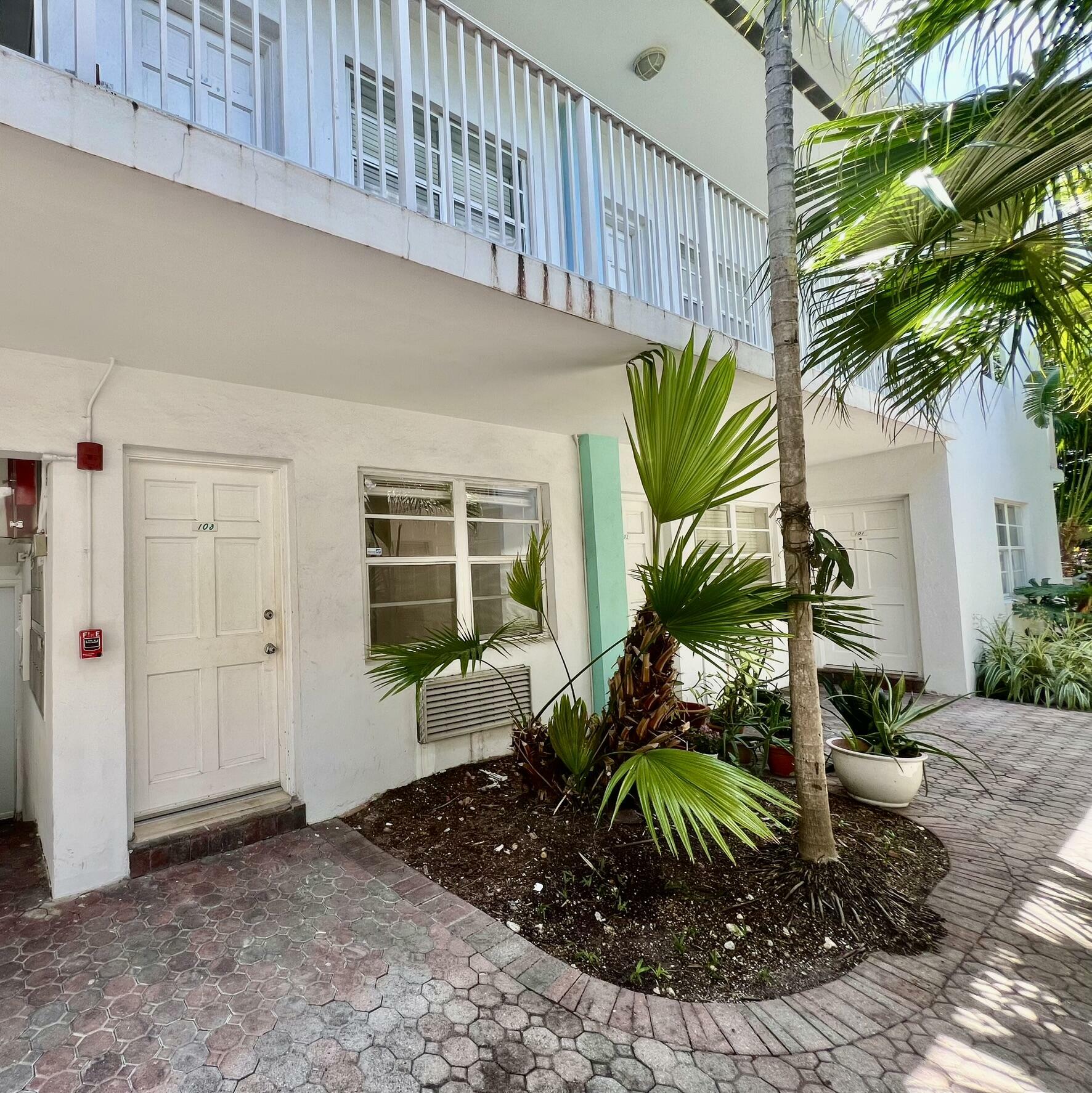 Property Photo: 901 Meridian Avenue 103 FL 33139