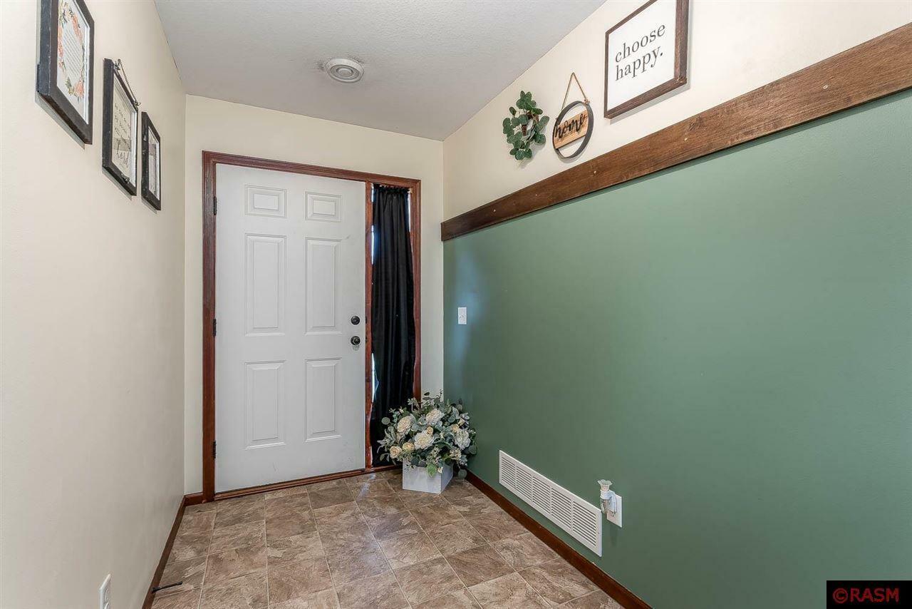 Property Photo: 665 Tomahawk Court MN 56063