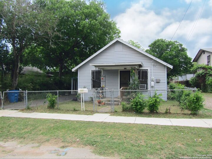 217 Lancaster  San Antonio TX 78214 photo