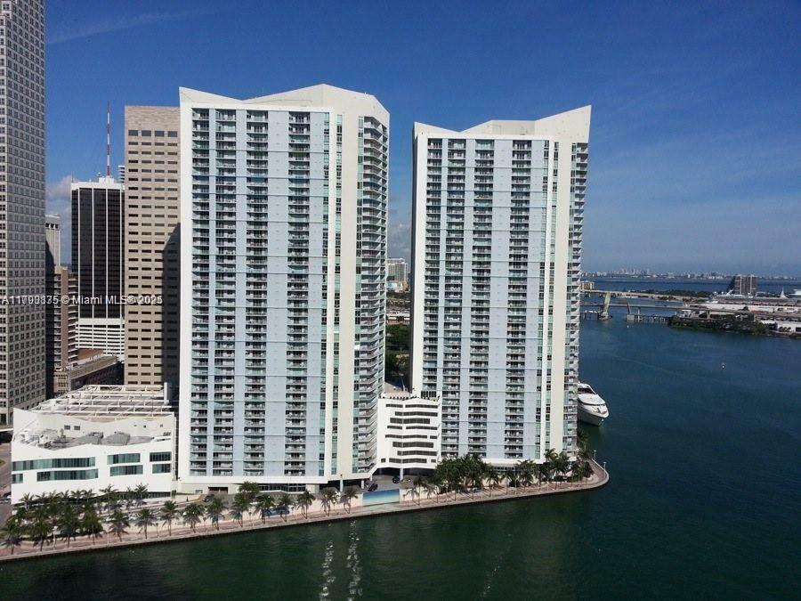 Property Photo: 325 S Biscayne Blvd 3822 FL 33131