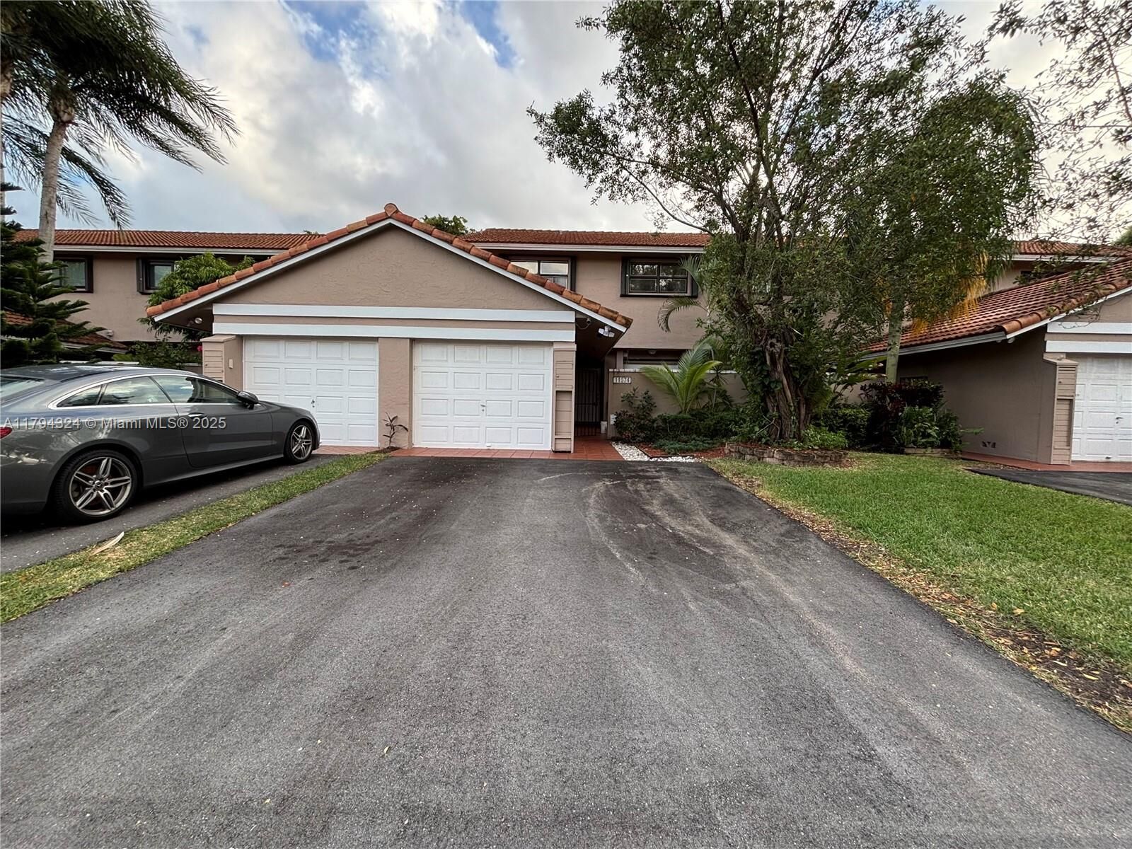 Property Photo:  11574 SW 91st Ter  FL 33176 