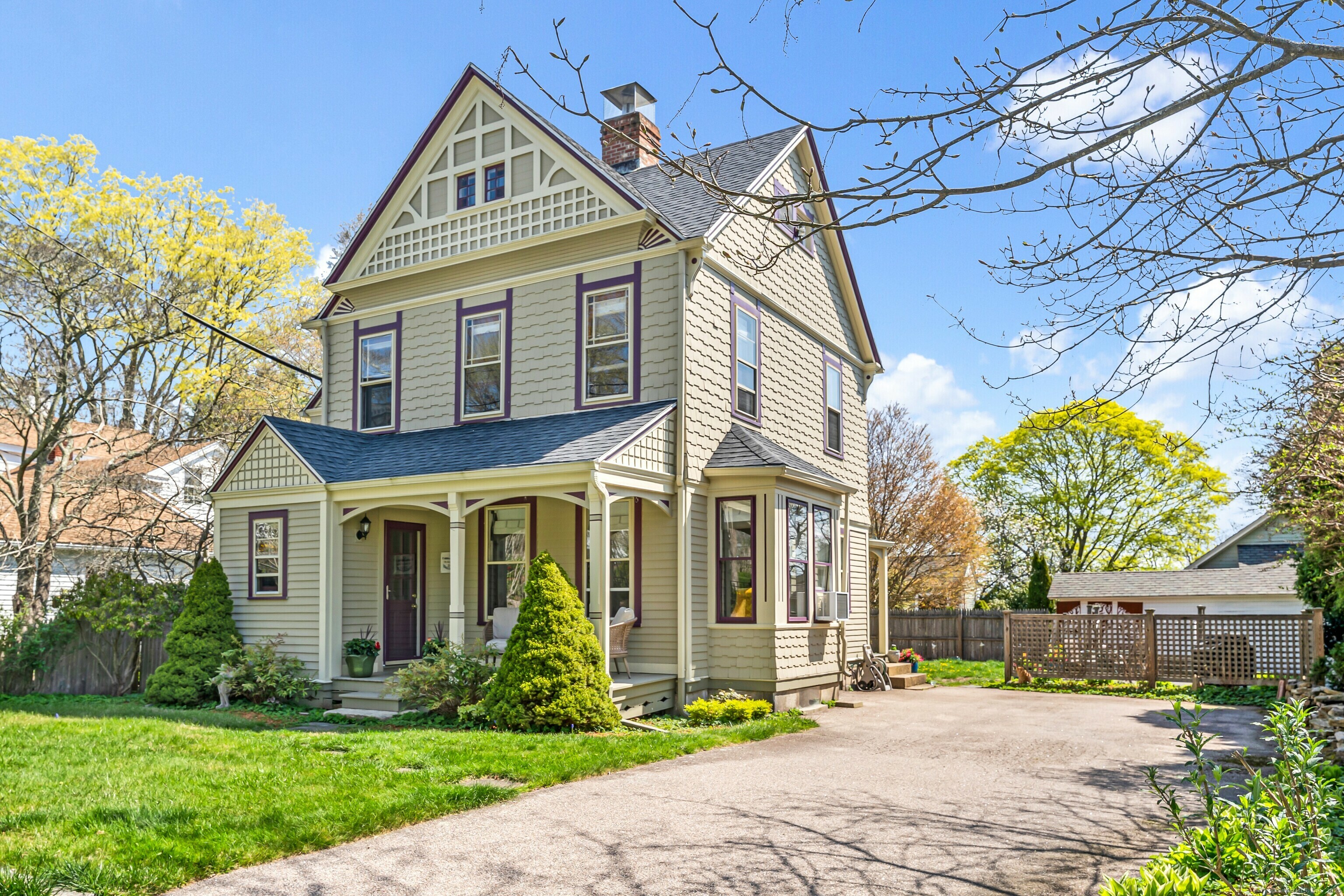 Property Photo:  18 Elm Street  CT 06355 