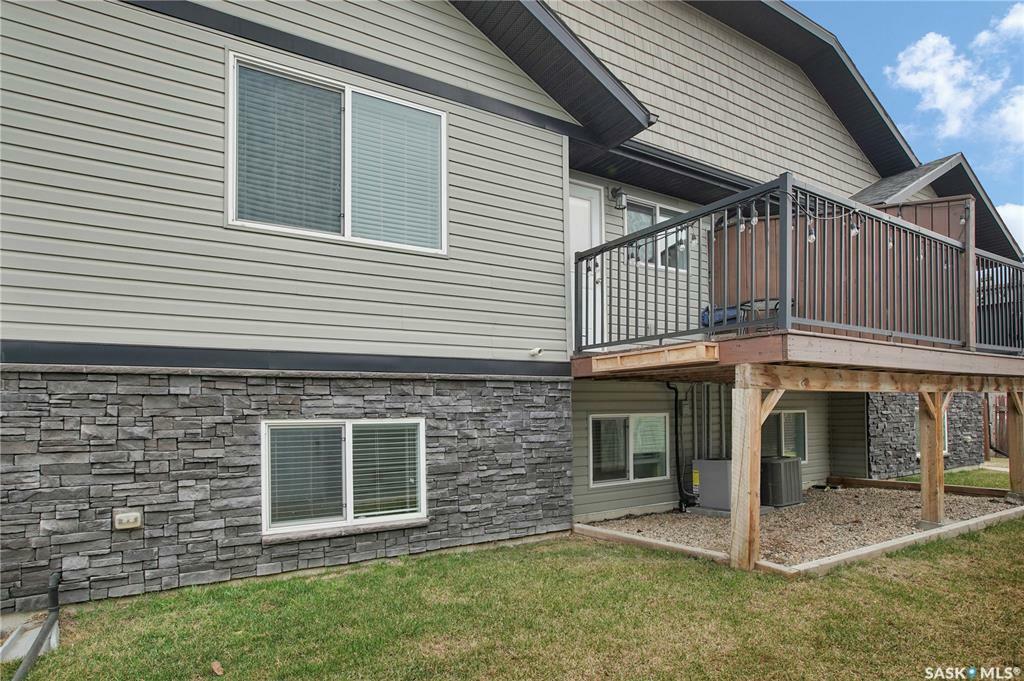 Property Photo: 38 2nd Avenue N 1 SK S0K 2T0