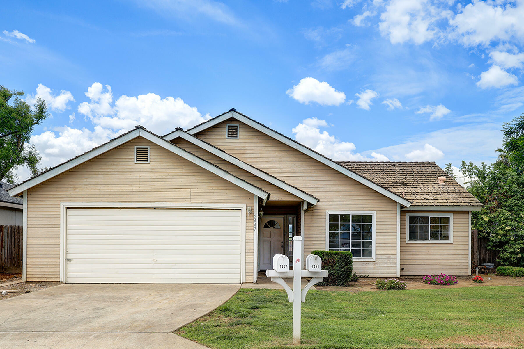 2447 N Michael Street  Visalia CA 93292 photo