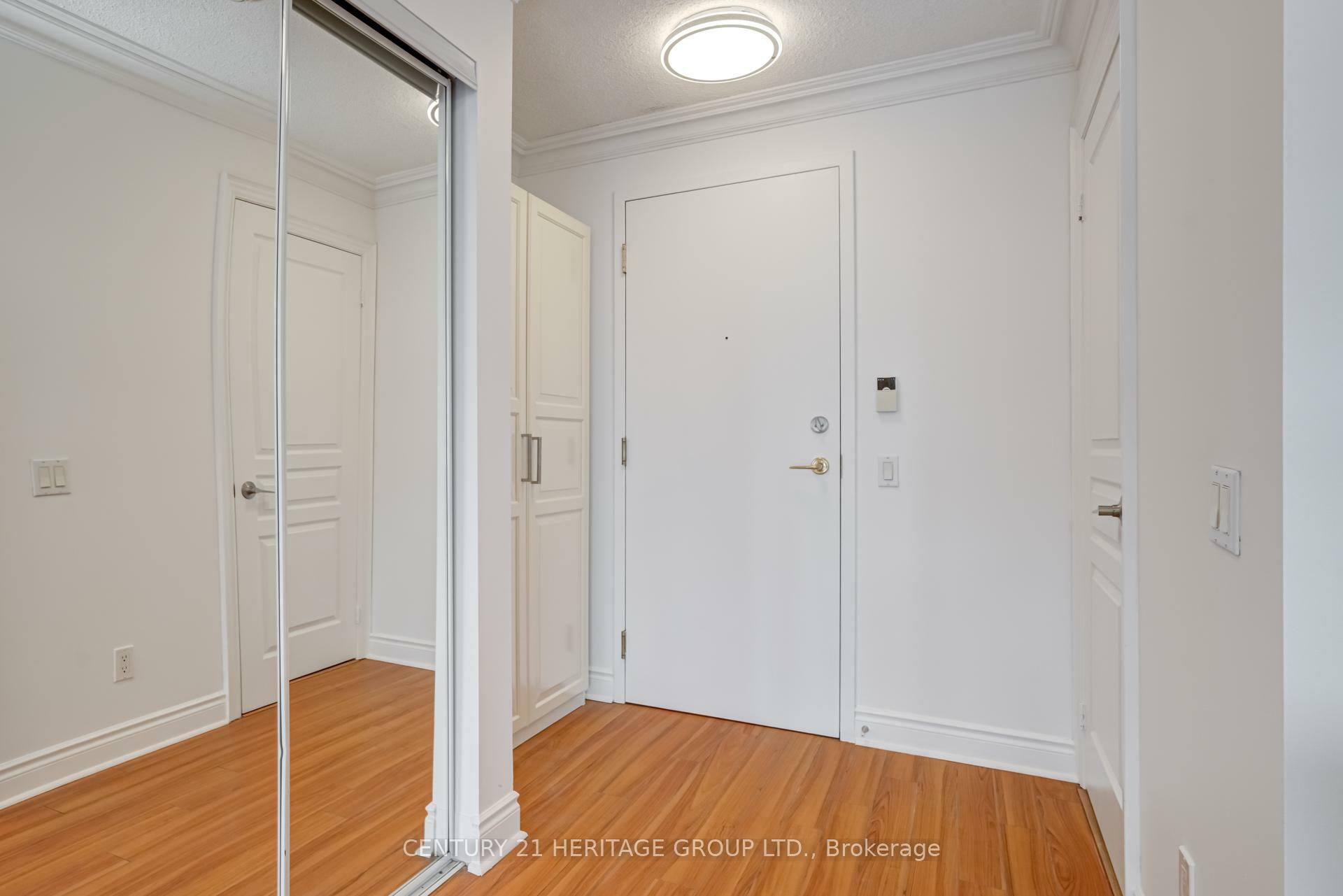 Photo de la propriété: 10 Northtown Way 1705 ON M2N 7L4