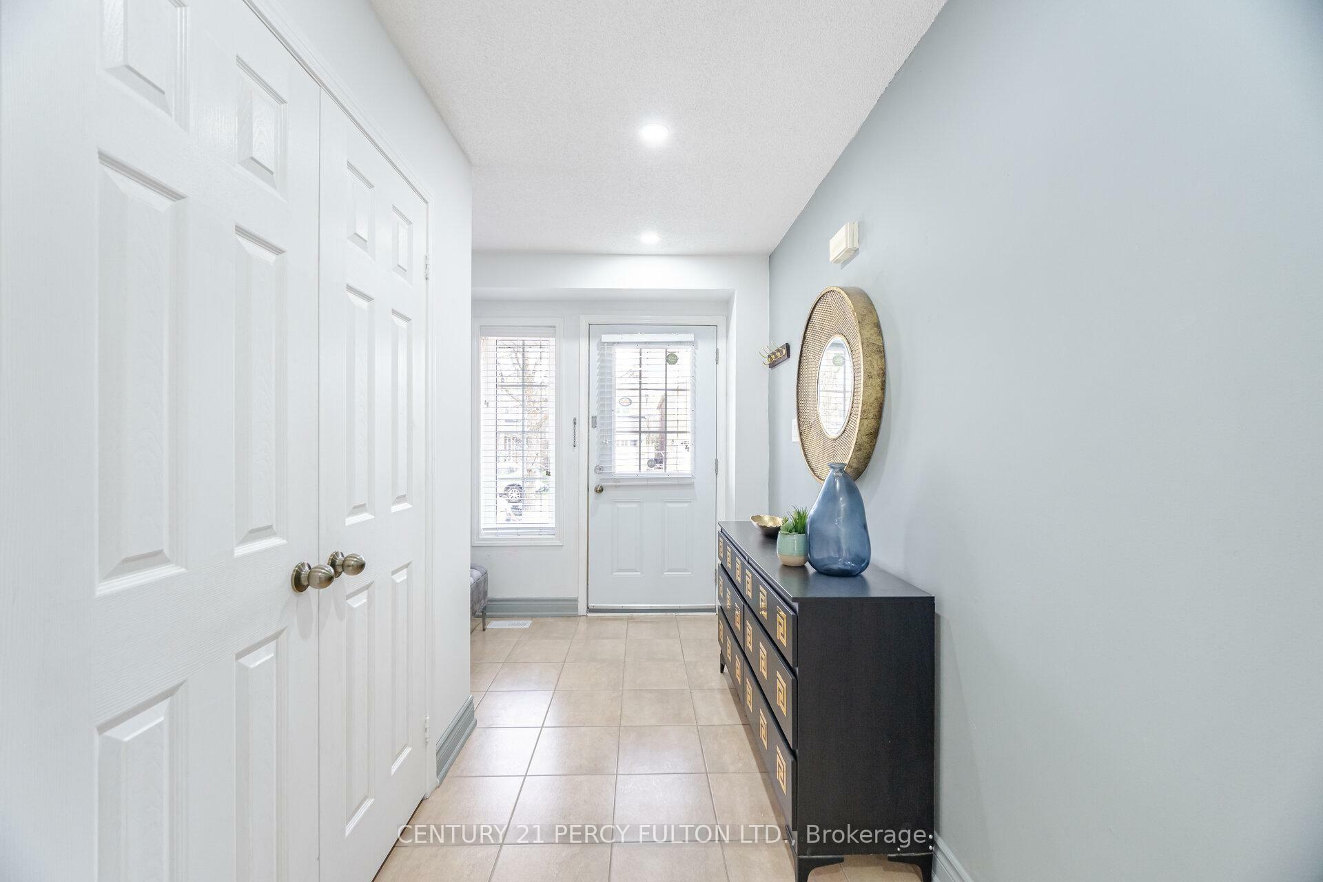 Photo de la propriété: 640 Sunbird Trail ON L1X 2X7