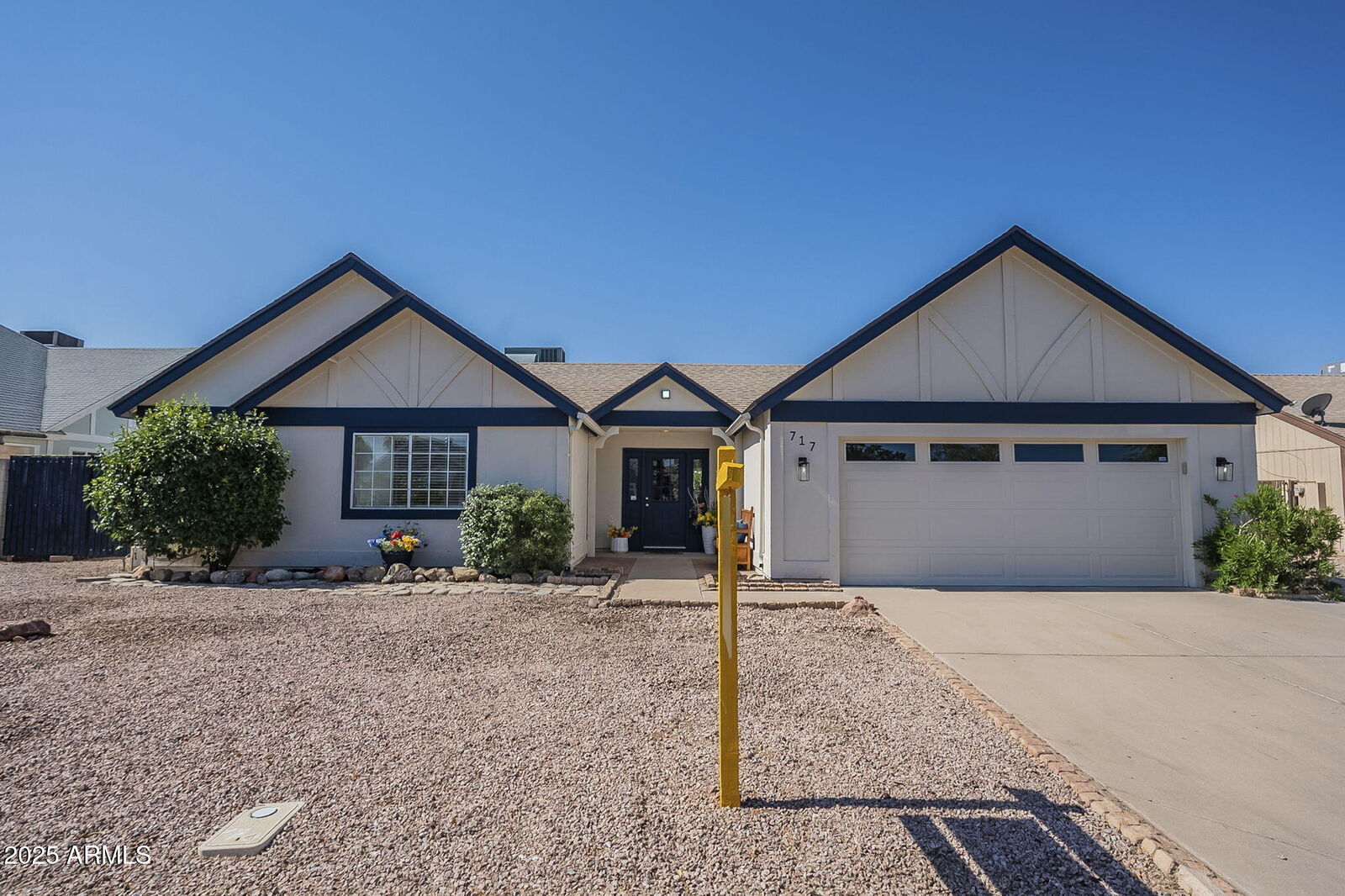Property Photo:  717 E Temple Street  AZ 85225 