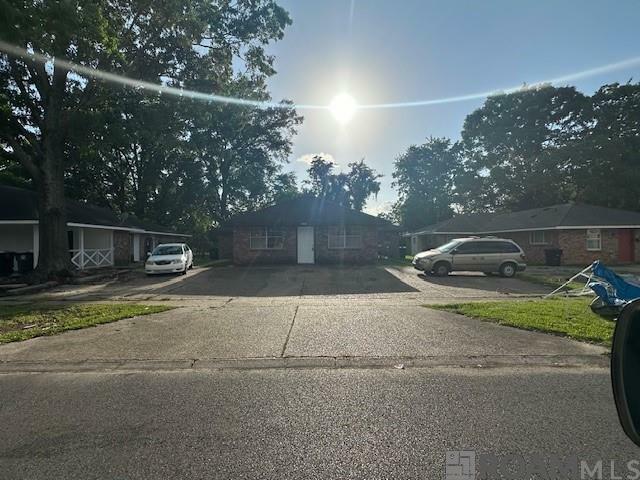 Property Photo: 1605 N Marque Ann Dr LA 70815