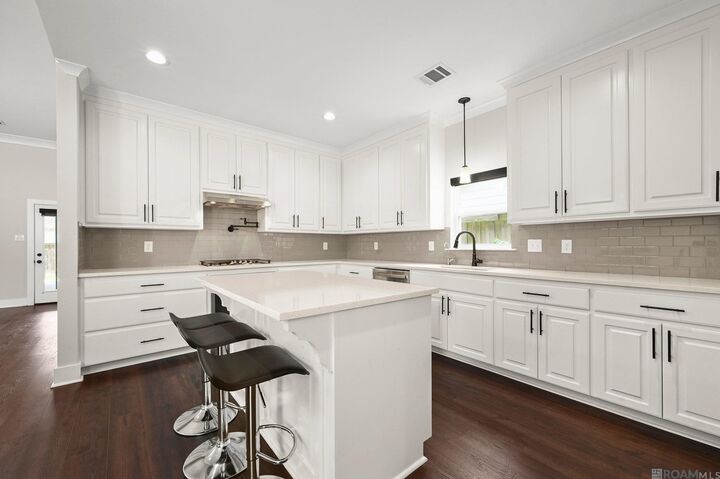 Property Photo:  9629 S Creek Dr  LA 70726 