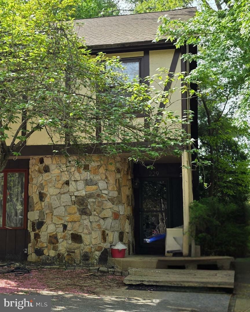 Property Photo:  229 Keats Court  NJ 08081 