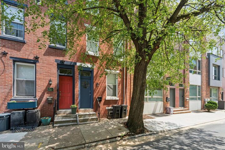 Property Photo: 921 N Randolph Street PA 19123