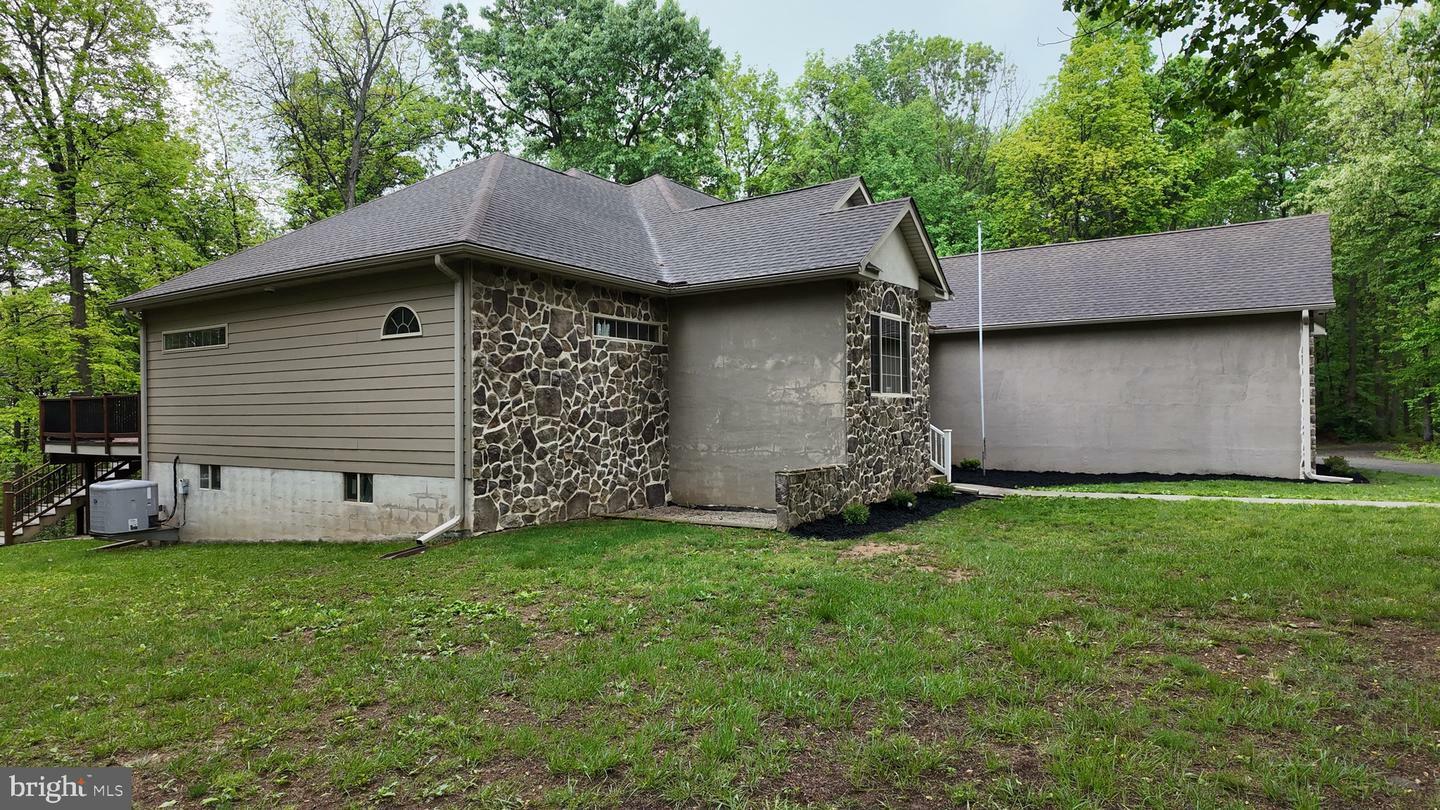Property Photo: 1982 Whyte Lane PA 17362