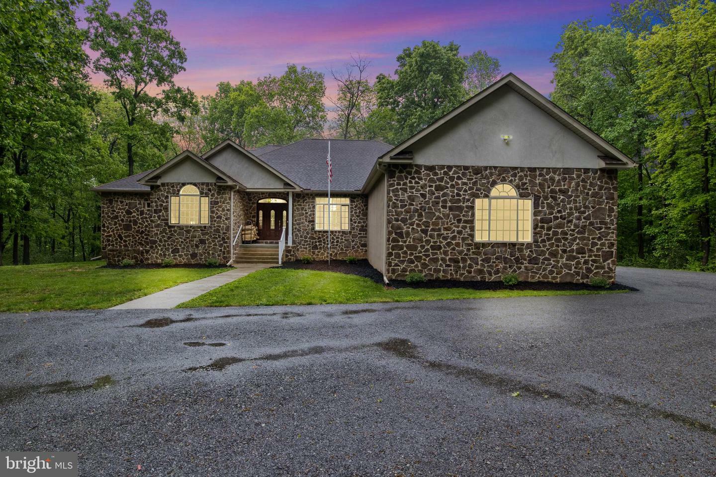 Property Photo: 1982 Whyte Lane PA 17362
