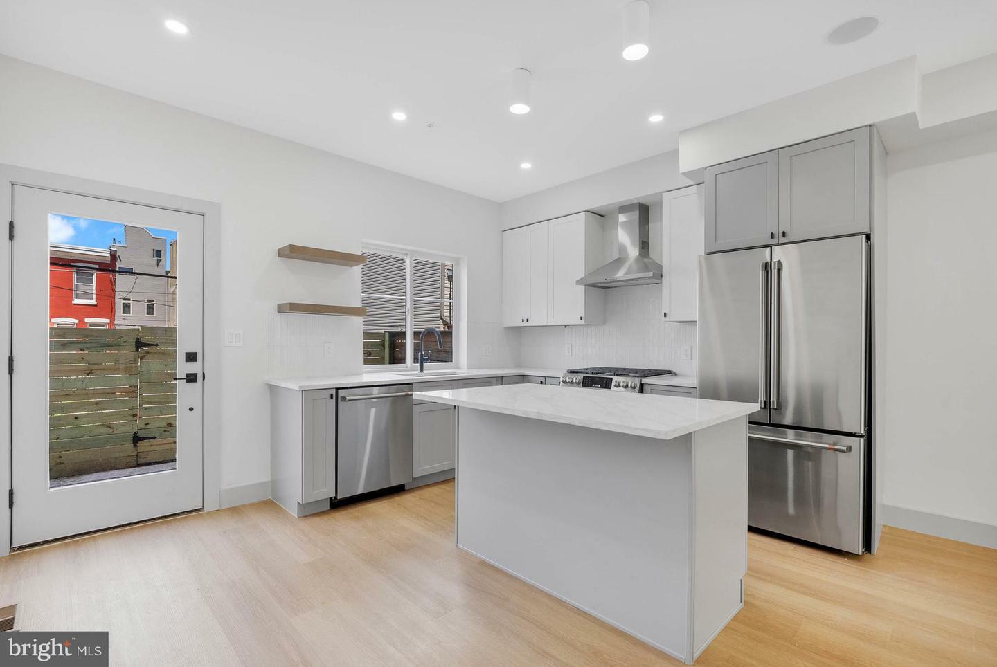 Property Photo: 723 Mercy Street PA 19148