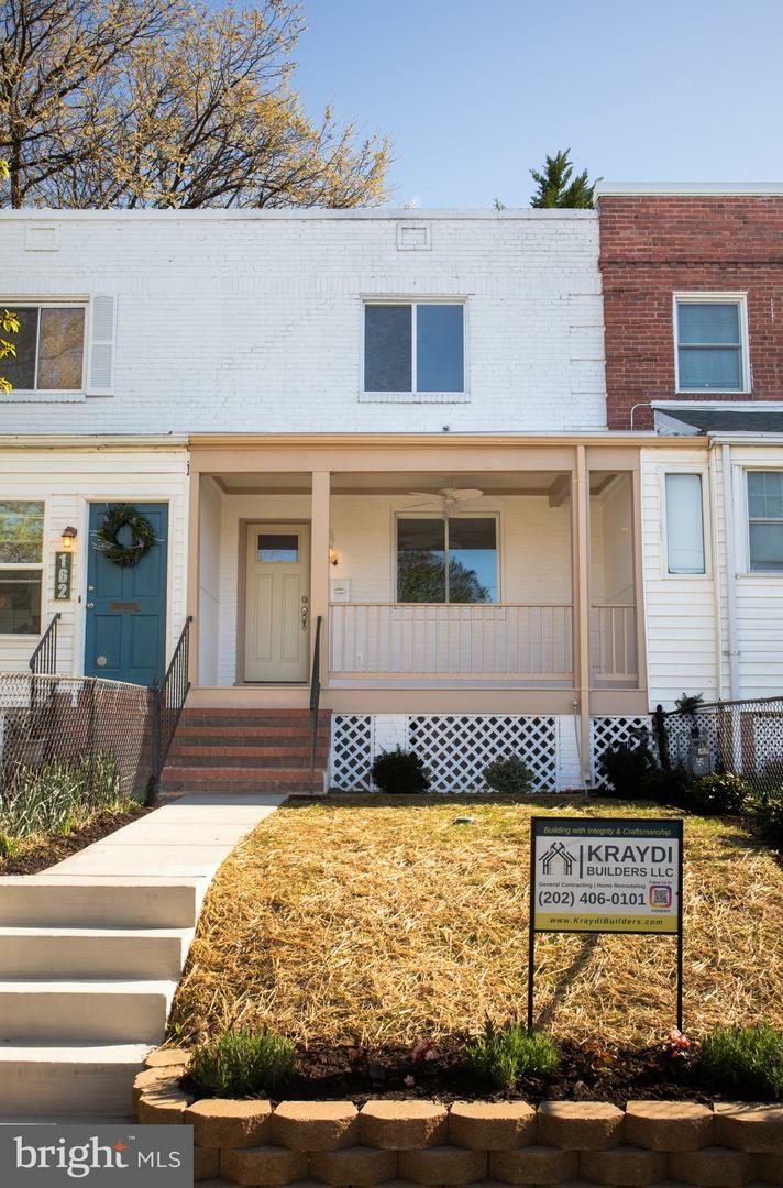 Property Photo: 164 Wesmond Drive VA 22305