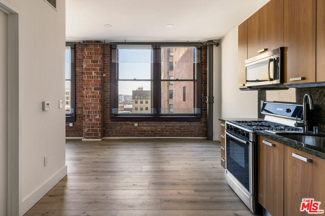Property Photo: 460 S Spring St CA 90013