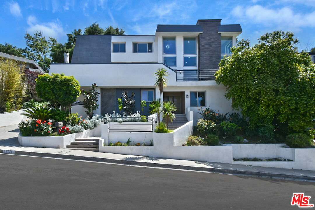 Property Photo: 3539 Alana Drive CA 91403
