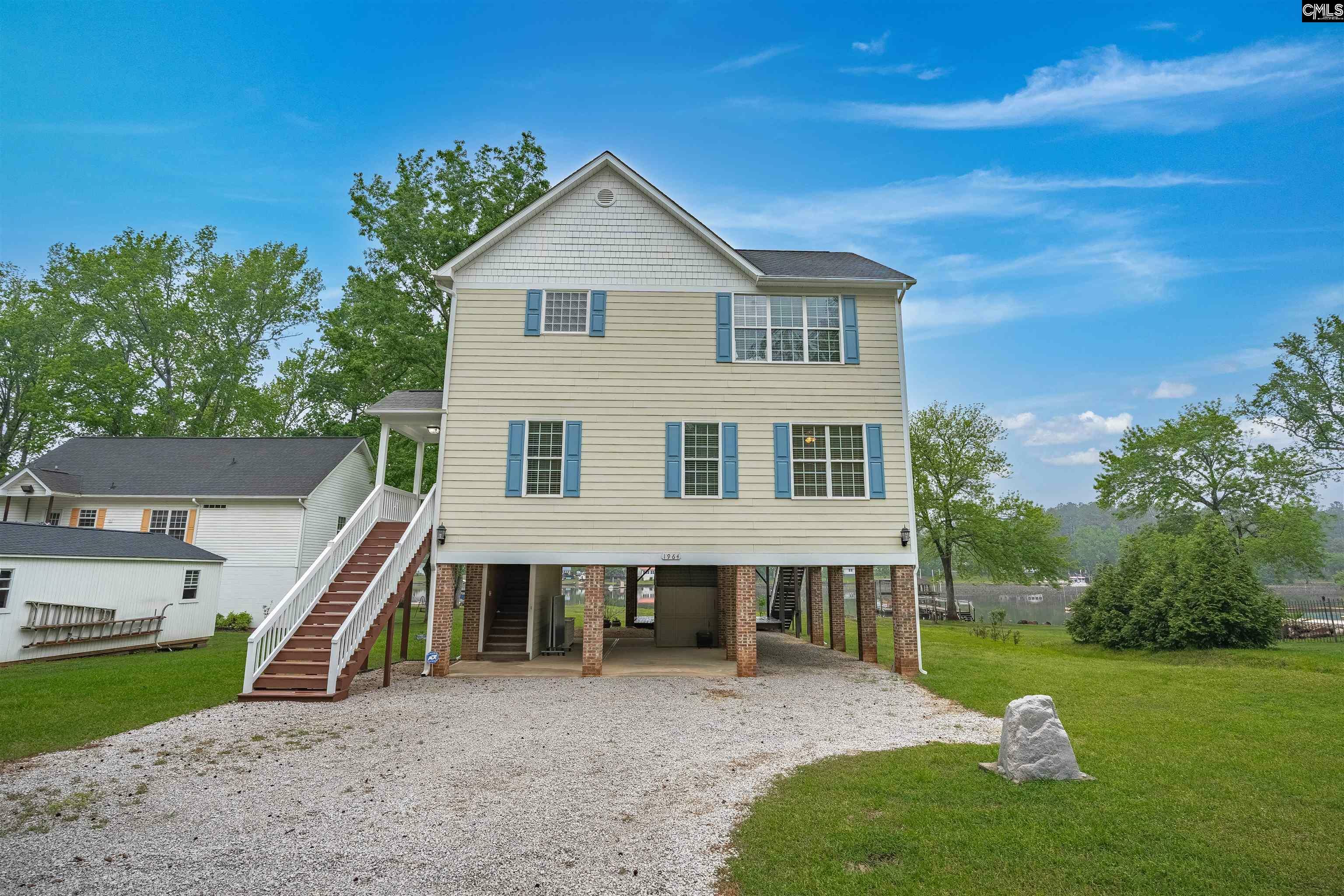 Property Photo: 1964 White SC 29020