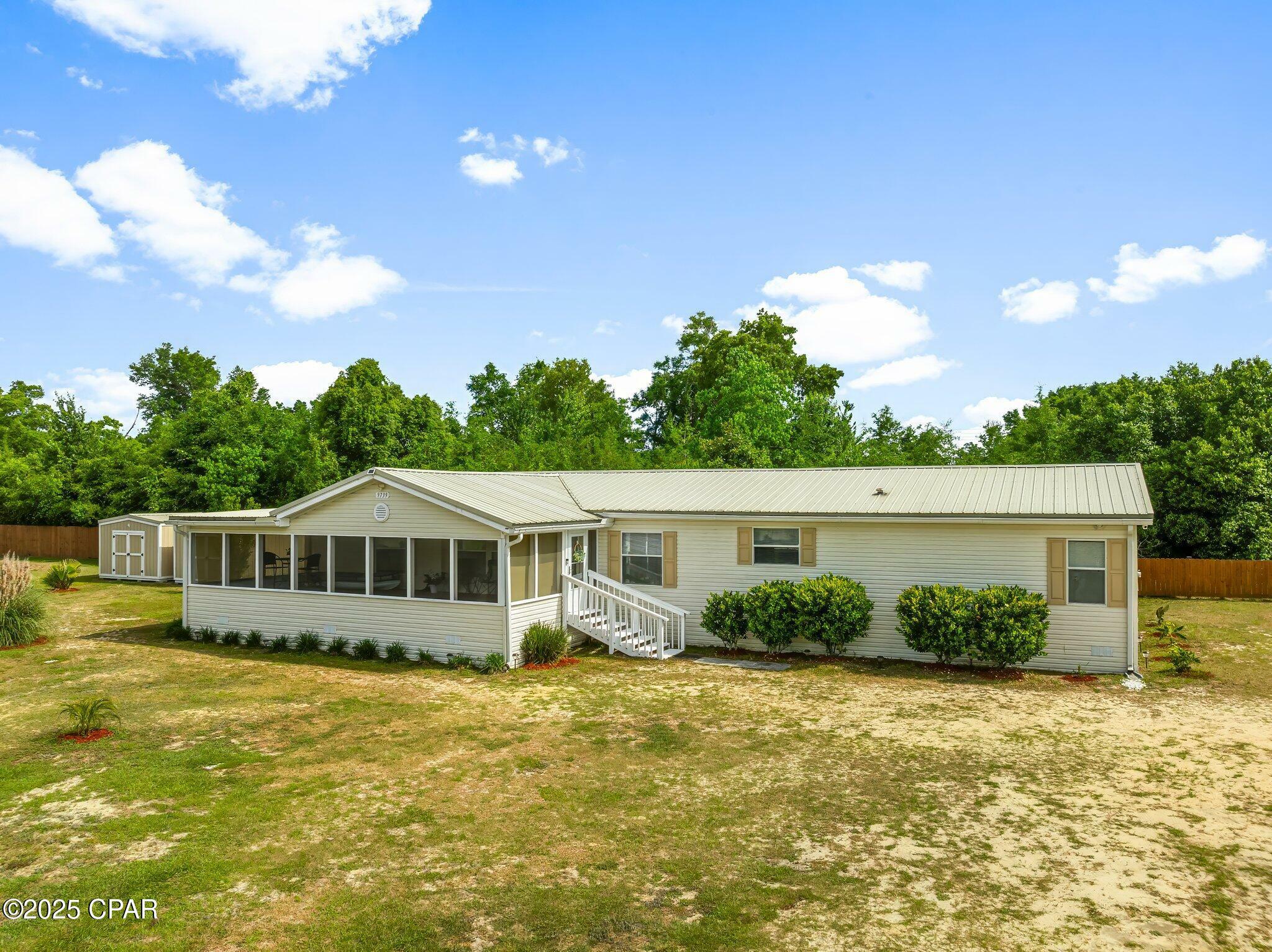 Property Photo: 9739 Creek Bank Drive FL 32466