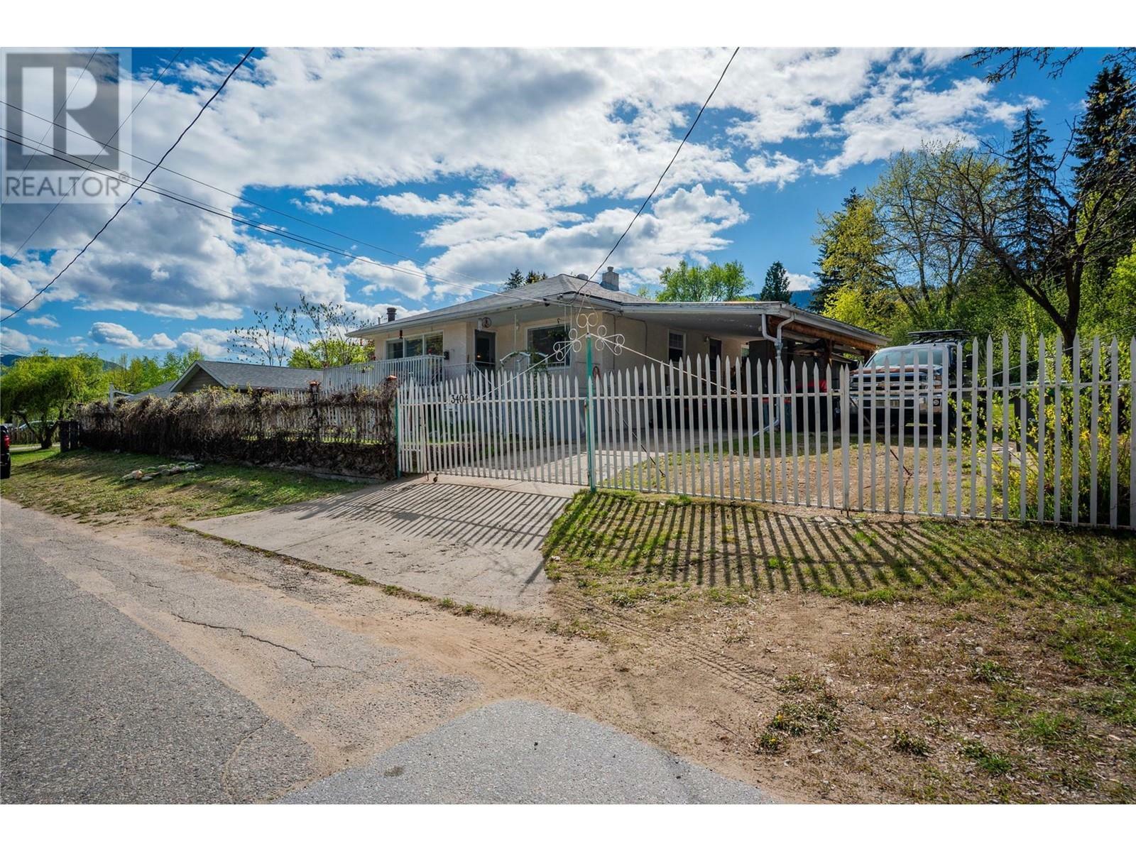 Property Photo: 3404 4th Avenue BC V1N 2T3
