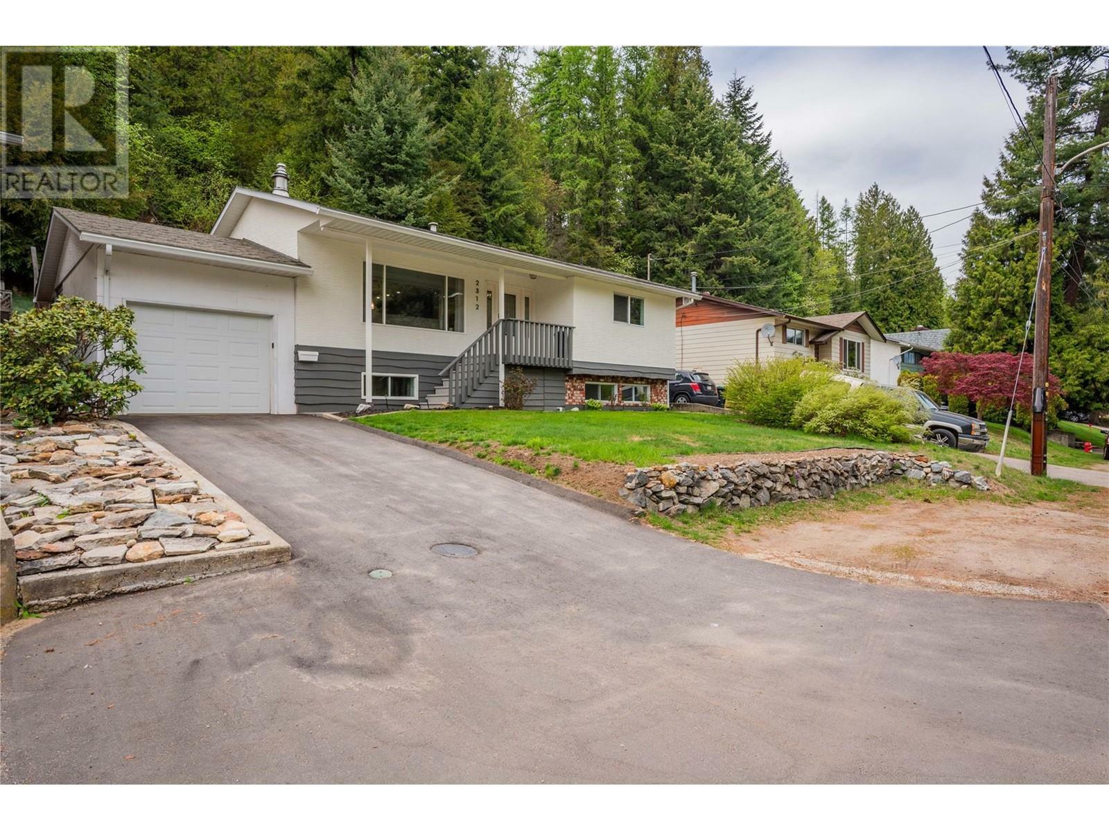 Property Photo: 2312 11th Avenue BC V1N 3A6