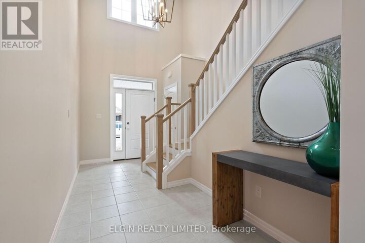 Property Photo:  29 Hemlock Crescent  ON N5H 0C1 