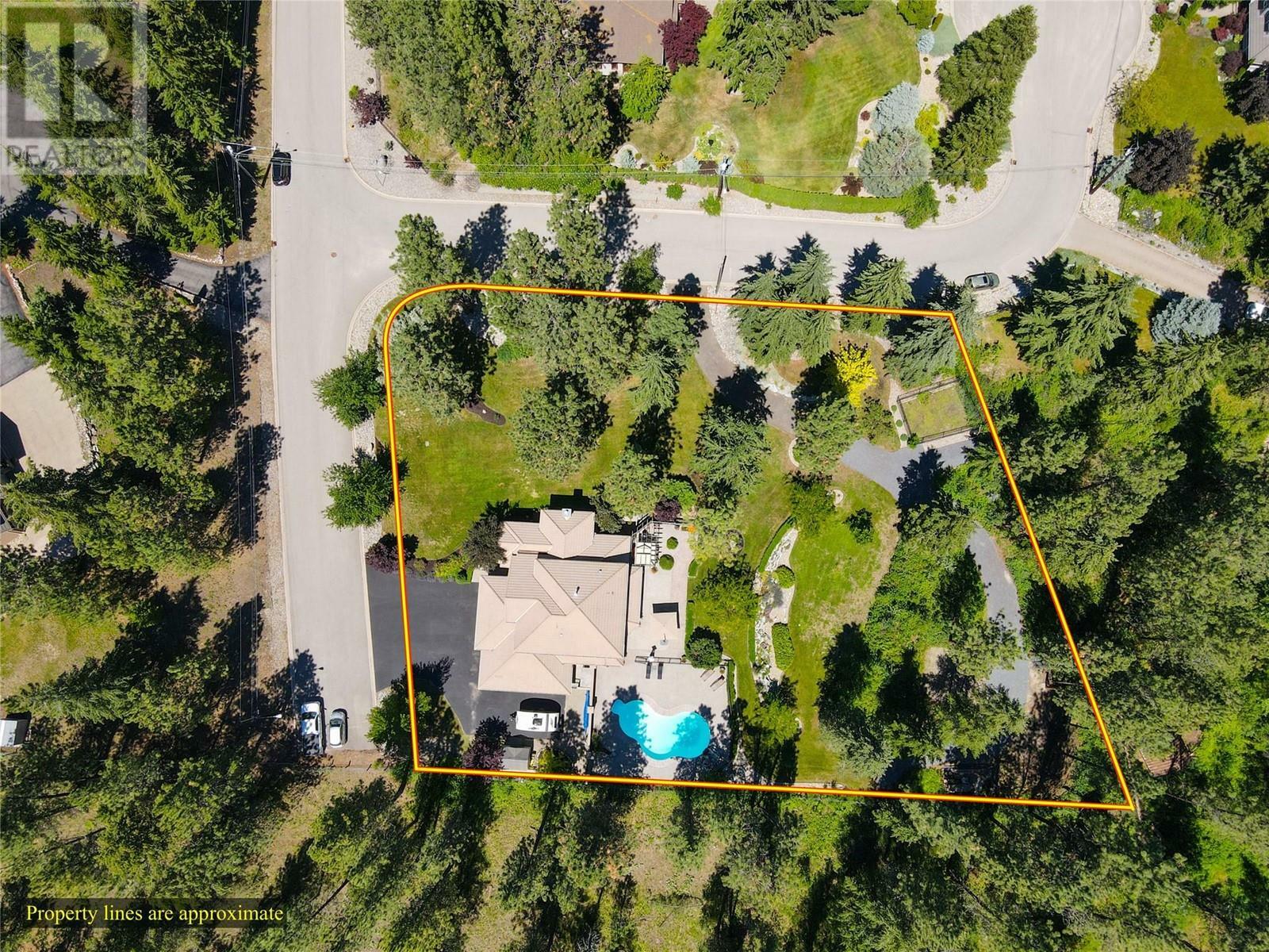 Property Photo: 4163 Mahonia Drive South BC V1W 4T1