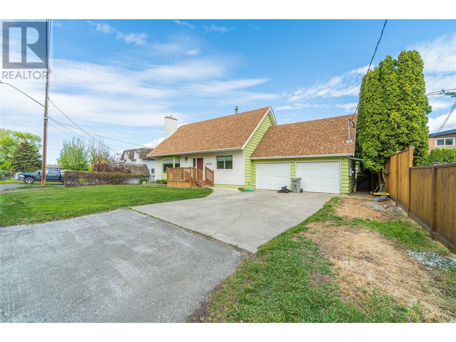 Property Photo: 1338 Kenora Road BC V2B 3X7