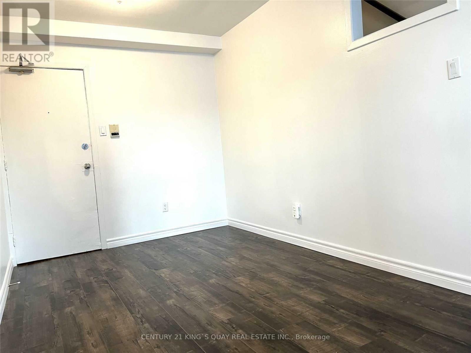 Property Photo: 977 Eglinton Avenue West 3 ON M6C 2C4