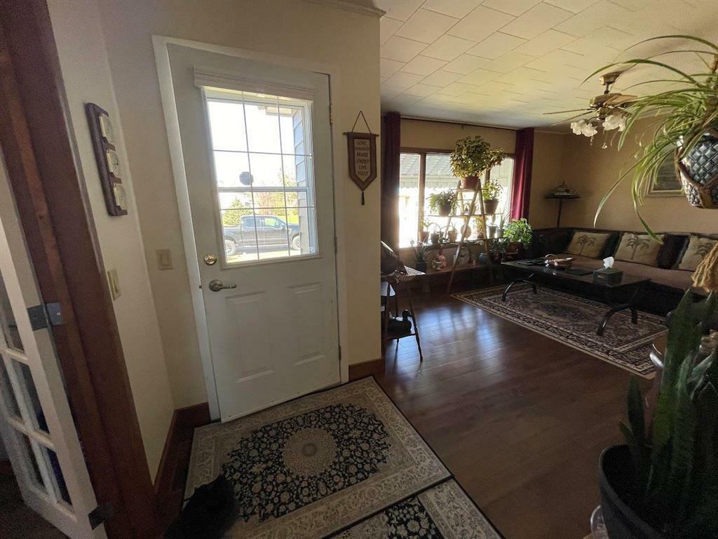 Property Photo: 204 Burrows Road MB R0J 1B0