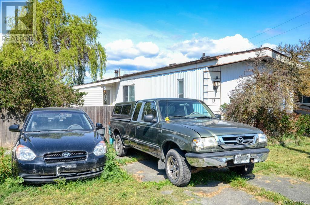 Property Photo:  1525 Middle Road 13  BC V9A 0E4 
