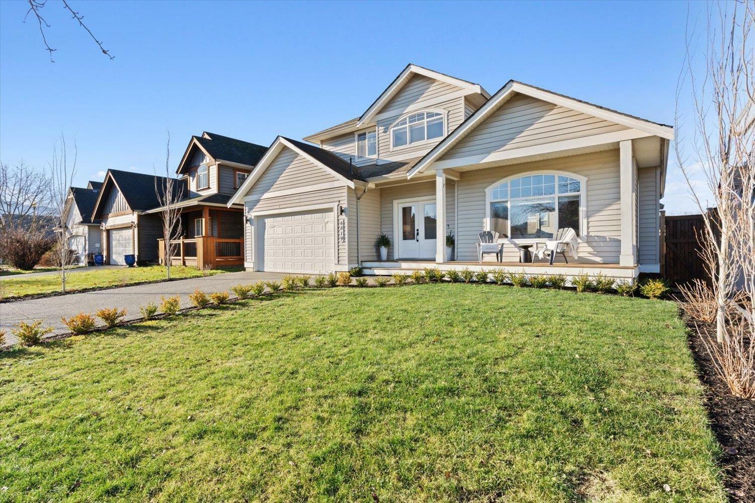 Photo de la propriété: 6819 School Lane BC V2R 5T1
